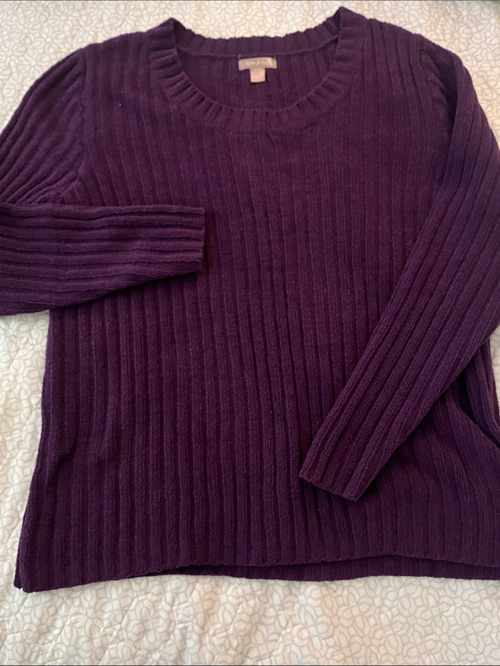 Purple pullover scoop neck long sleeved sweater